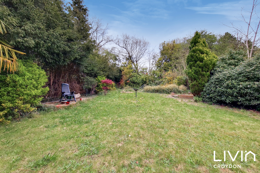 5 bed detached house for sale in Higher Drive, Purley 12