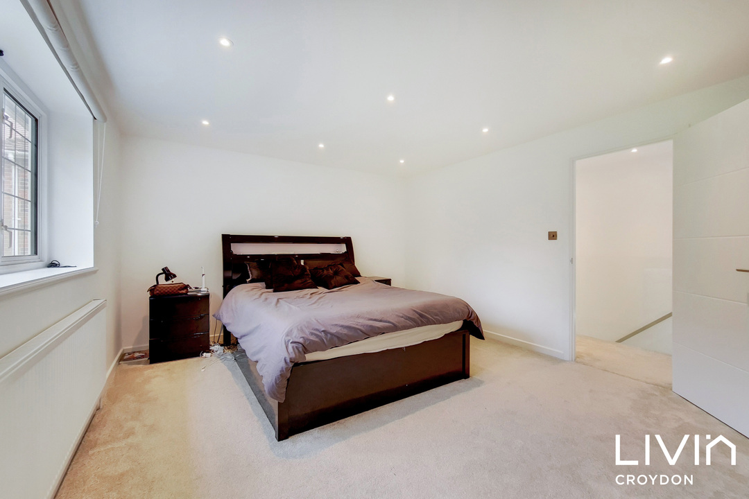 5 bed detached house for sale in Higher Drive, Purley 7