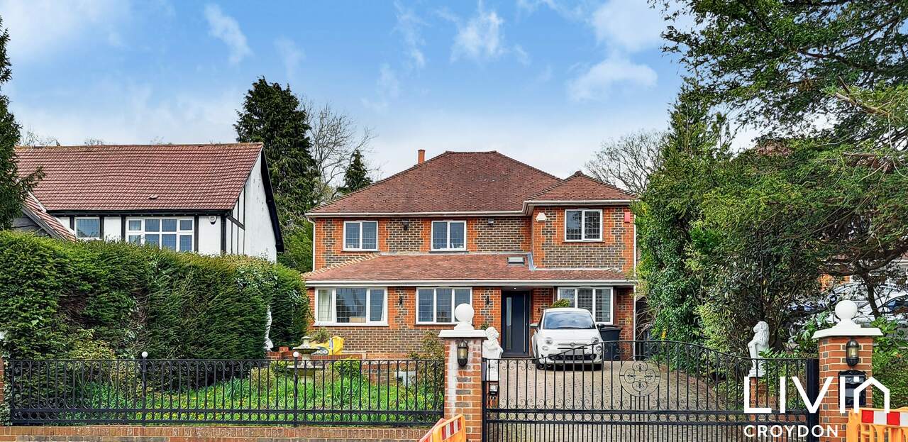 5 bed detached house for sale in Higher Drive, Purley 3