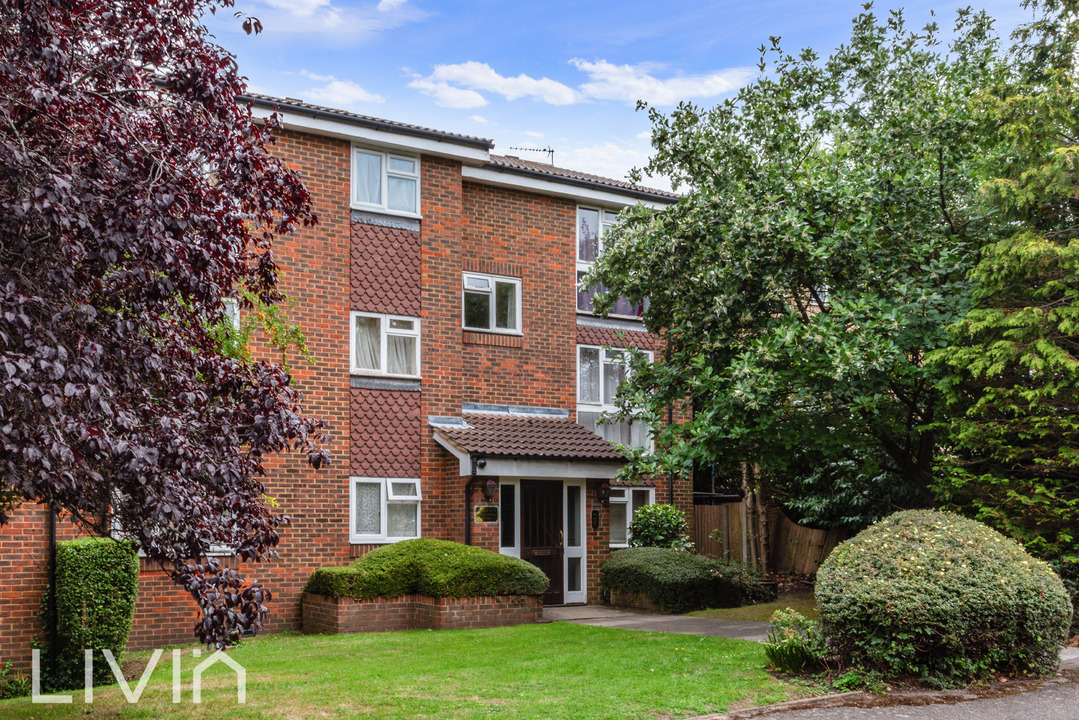 2 bed apartment for sale in Fleetwood Close, Croydon, CR0