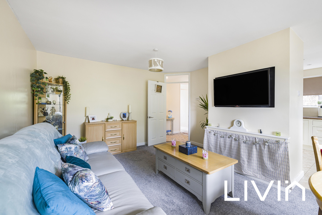 2 bed apartment for sale in St. Anns Way, South Croydon  - Property Image 4