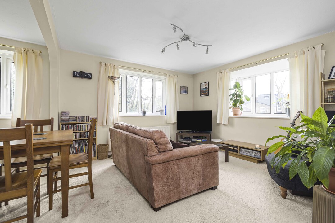 1 bed apartment for sale in Burnham Gardens, Croydon  - Property Image 4