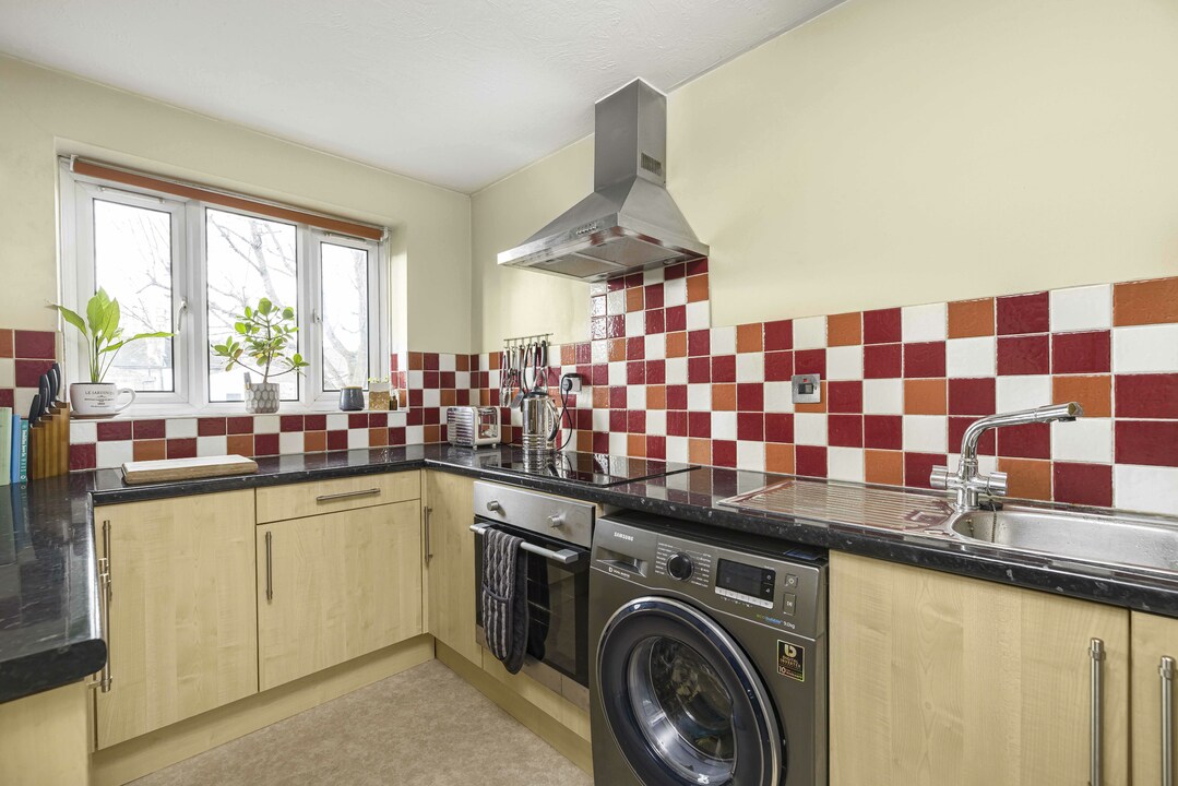 1 bed apartment for sale in Burnham Gardens, Croydon  - Property Image 5