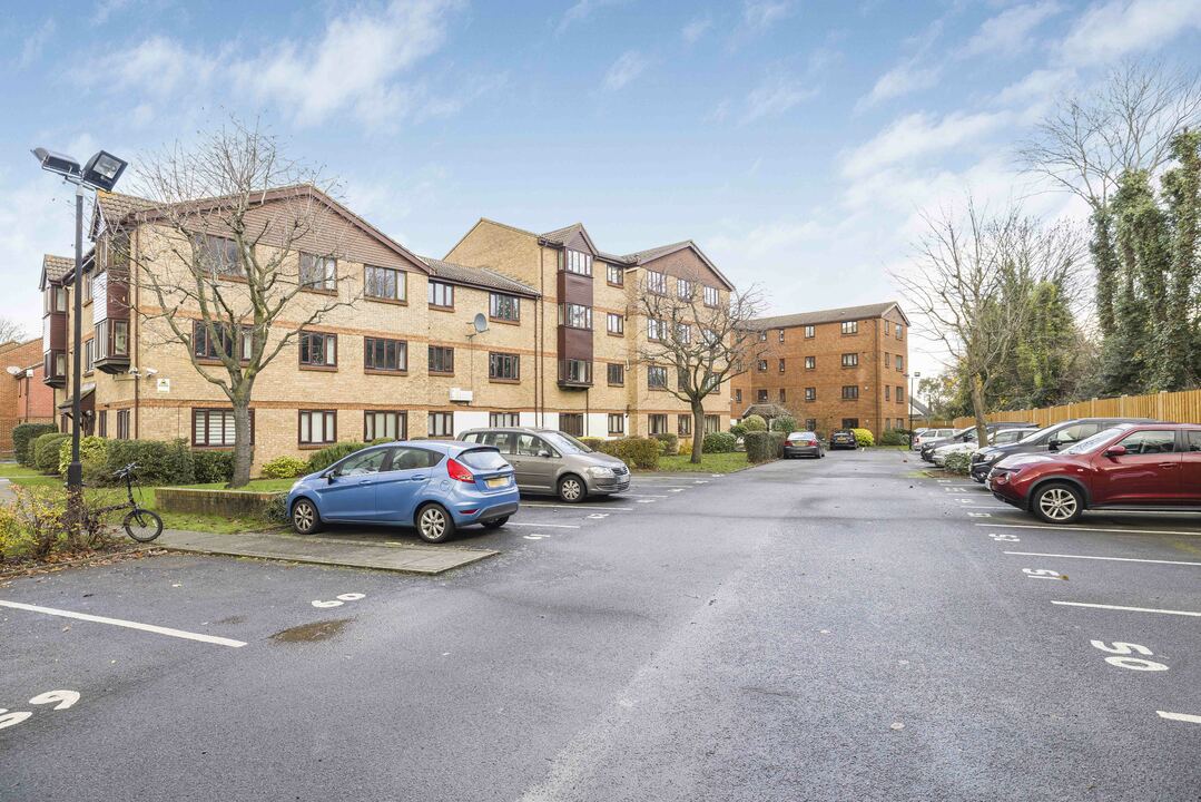 1 bed apartment for sale in Burnham Gardens, Croydon  - Property Image 18