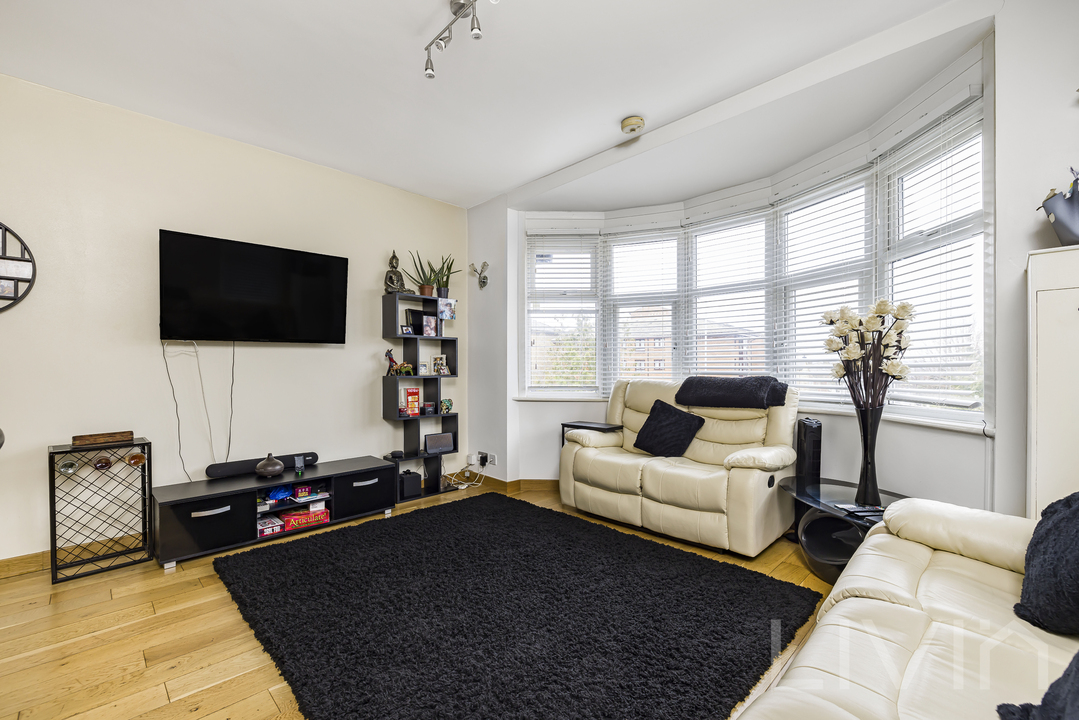 2 bed apartment for sale in Addiscombe Road, Croydon - Property Image 1