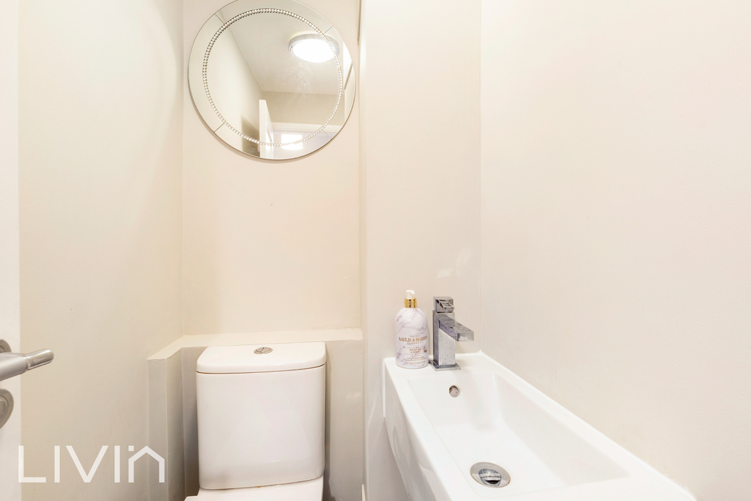 2 bed apartment for sale in Edith Court, Croydon 10