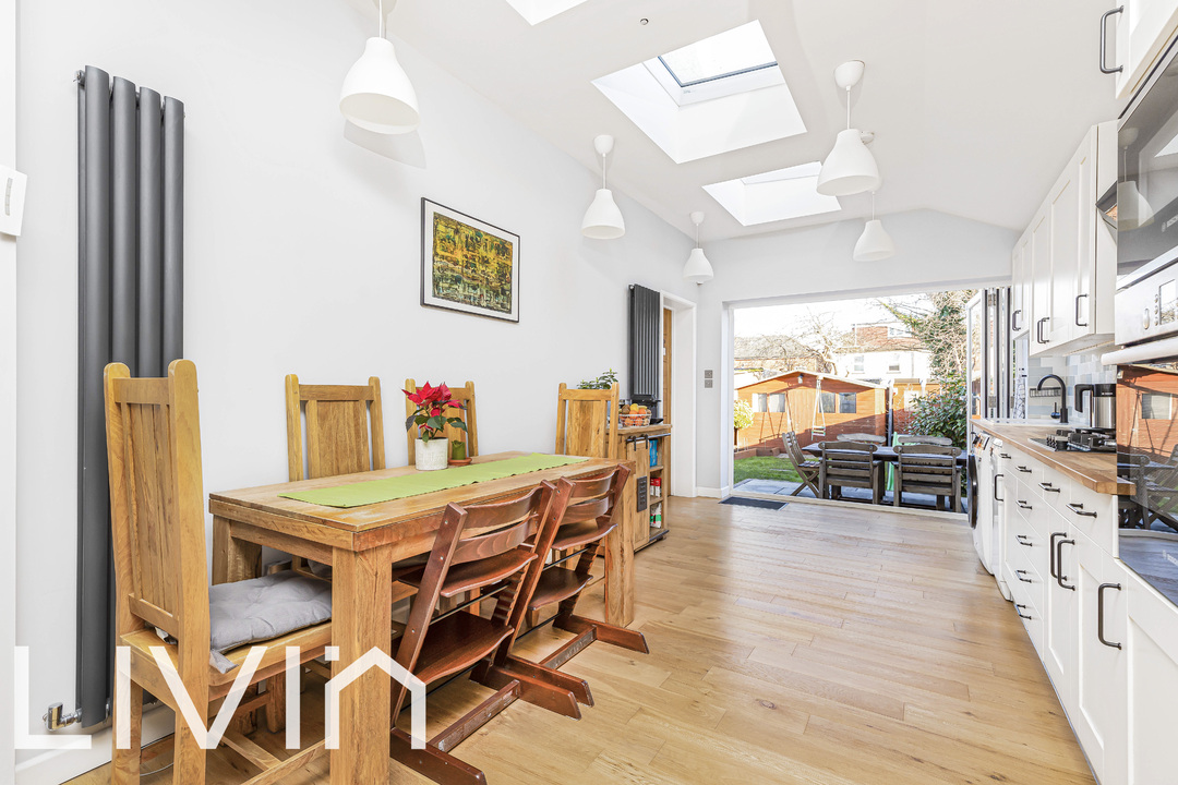 3 bed apartment for sale in Howard Road, London  - Property Image 6