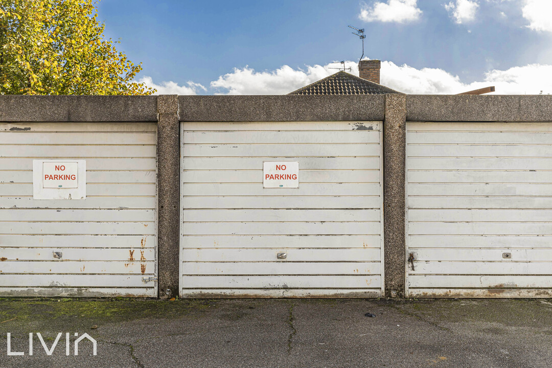 2 bed apartment for sale in Ross Road, London  - Property Image 13