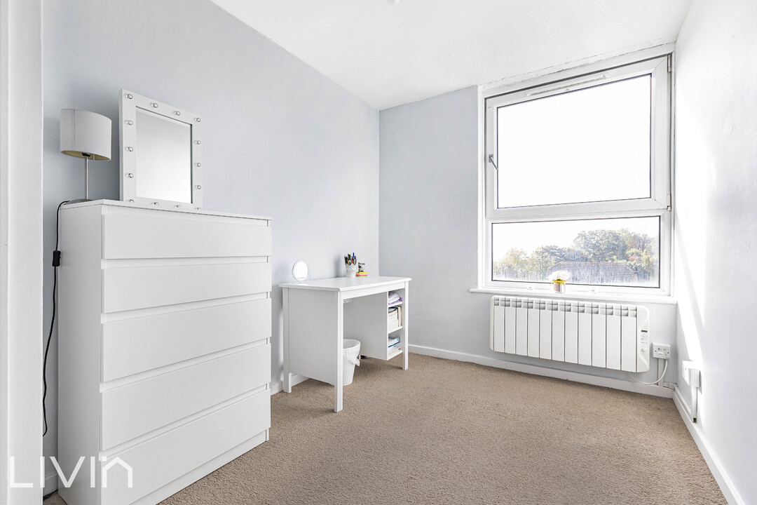 2 bed apartment for sale in Ross Road, London  - Property Image 7