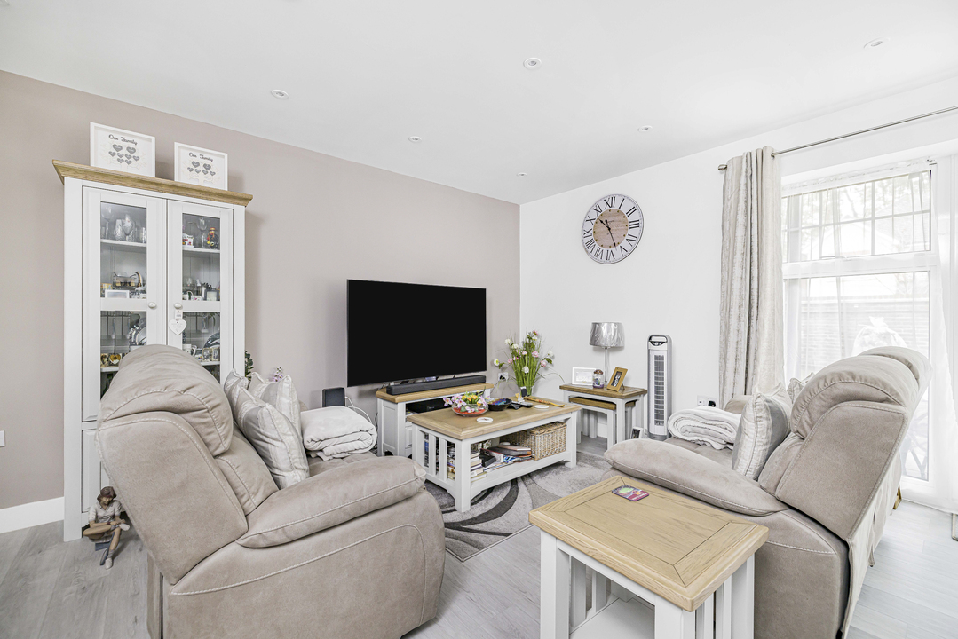3 bed apartment for sale in Brighton Road, Purley 7