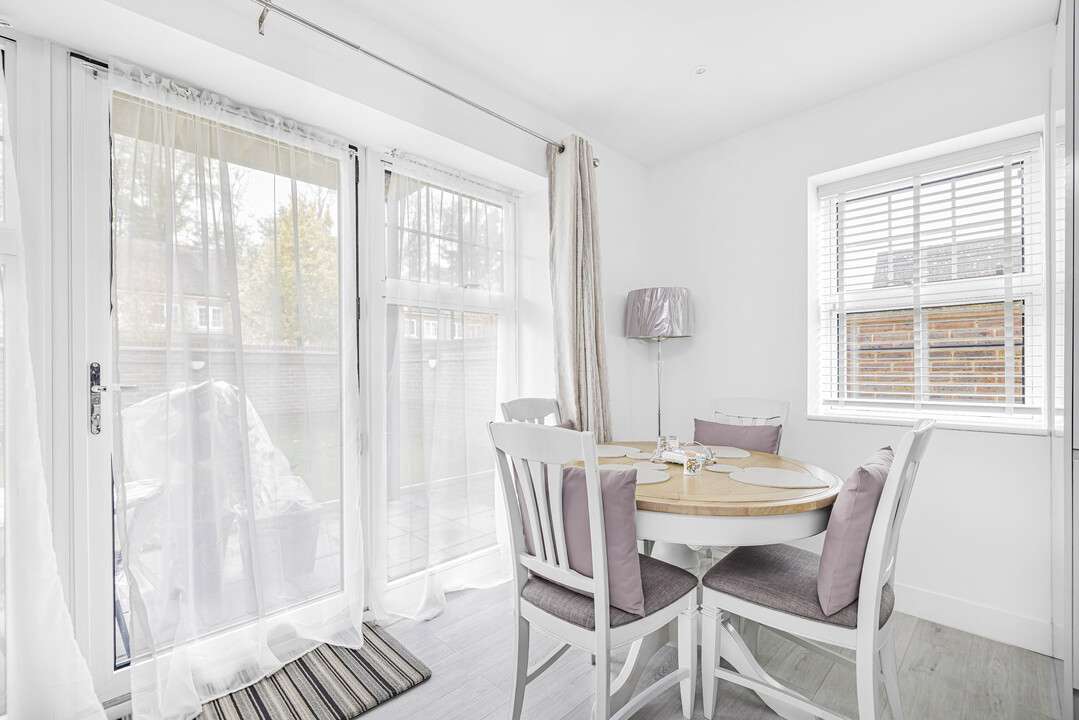 3 bed apartment for sale in Brighton Road, Purley 6