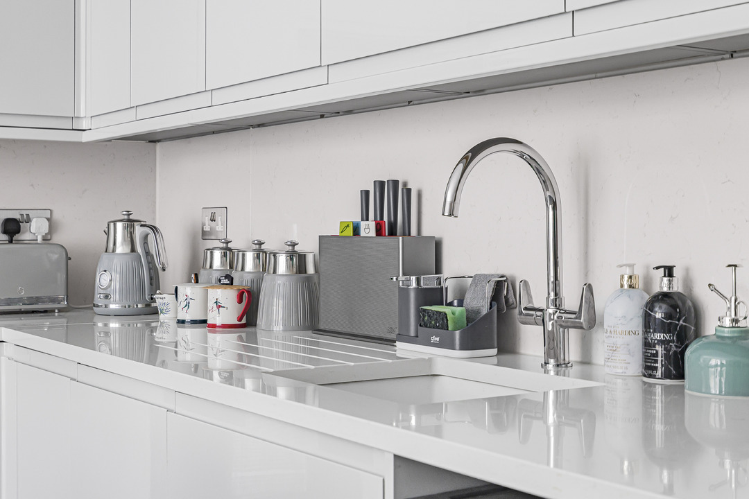 3 bed apartment for sale in Brighton Road, Purley 4