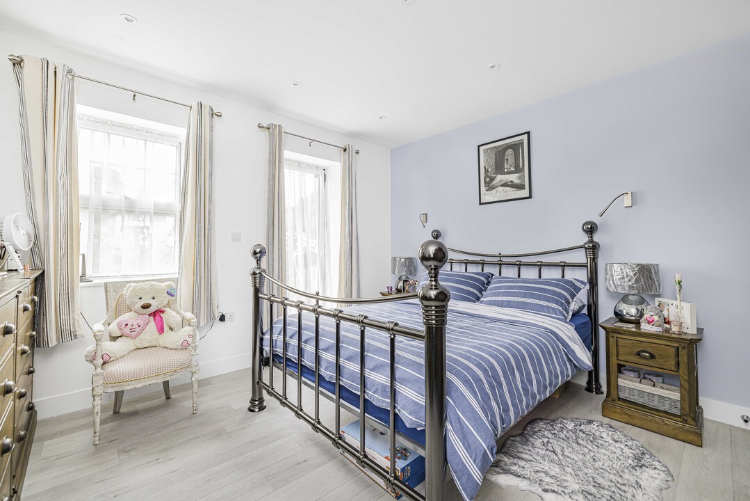 3 bed apartment for sale in Brighton Road, Purley 16