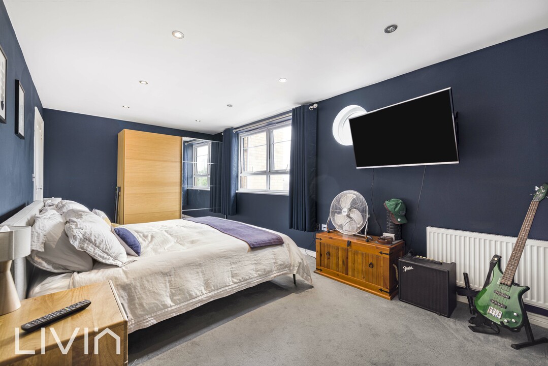 2 bed apartment for sale in Dunedin Court, Croydon 16