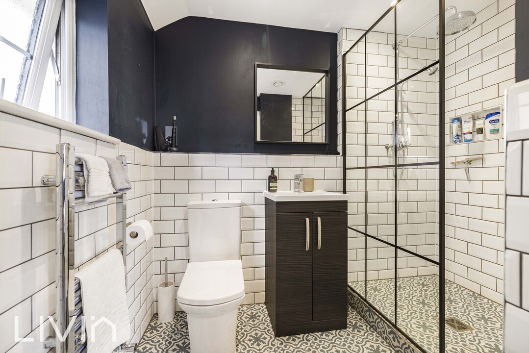 2 bed apartment for sale in Dunedin Court, Croydon 17