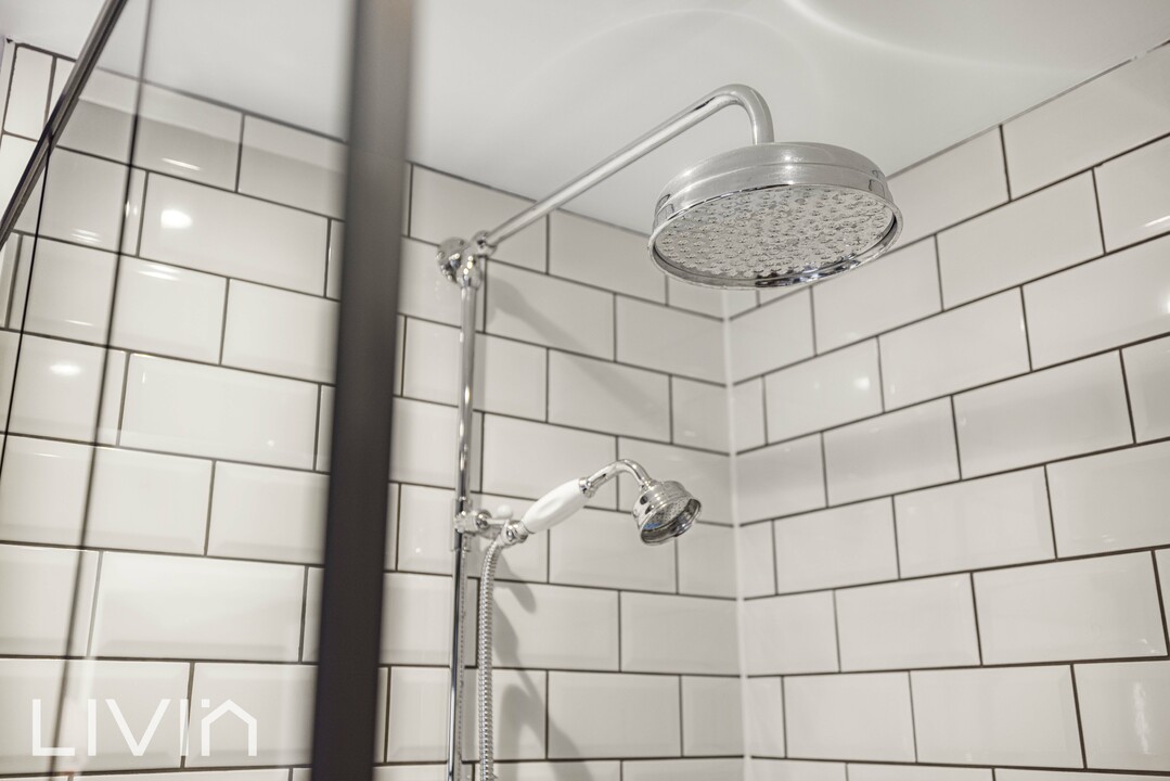 2 bed apartment for sale in Dunedin Court, Croydon 19