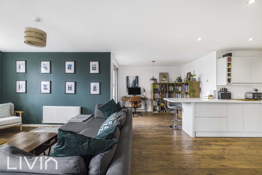 2 bed apartment for sale in Dunedin Court, Croydon 12