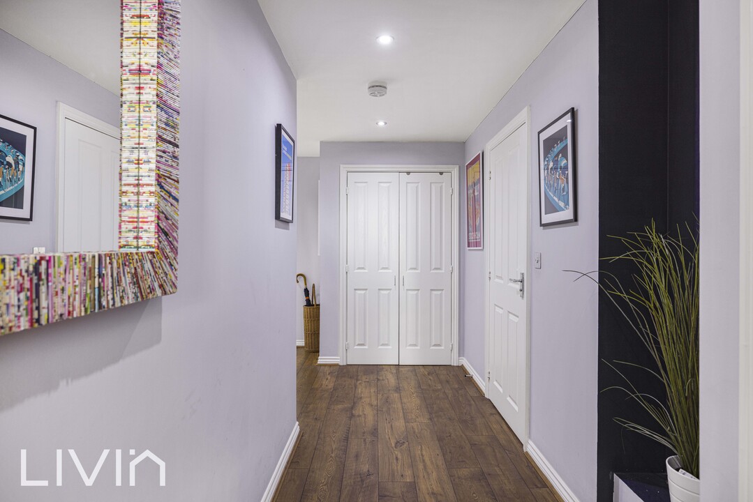 2 bed apartment for sale in Dunedin Court, Croydon 15