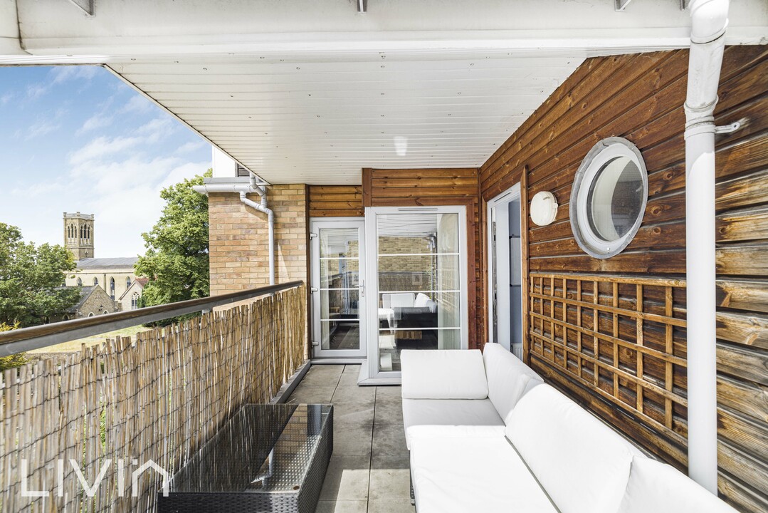 2 bed apartment for sale in Dunedin Court, Croydon 11