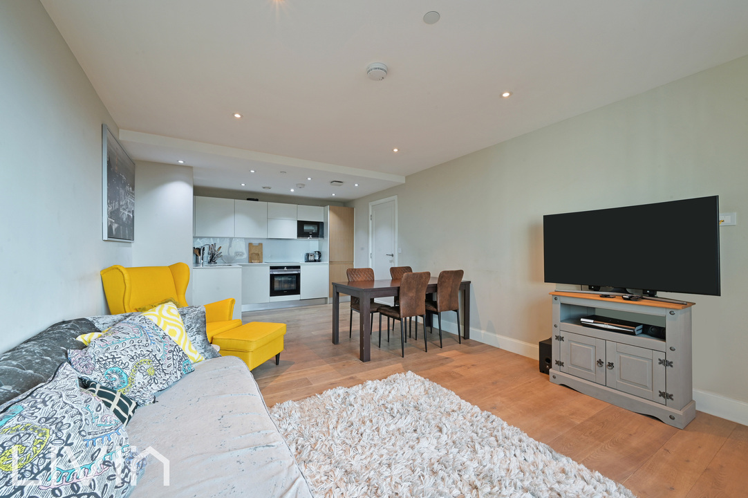 2 bed apartment to rent in Wellesley Road, Croydon 3