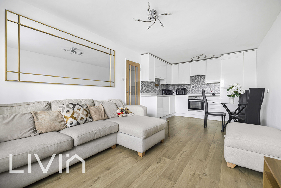 2 bed apartment for sale in Lower Coombe Street, Croydon 3