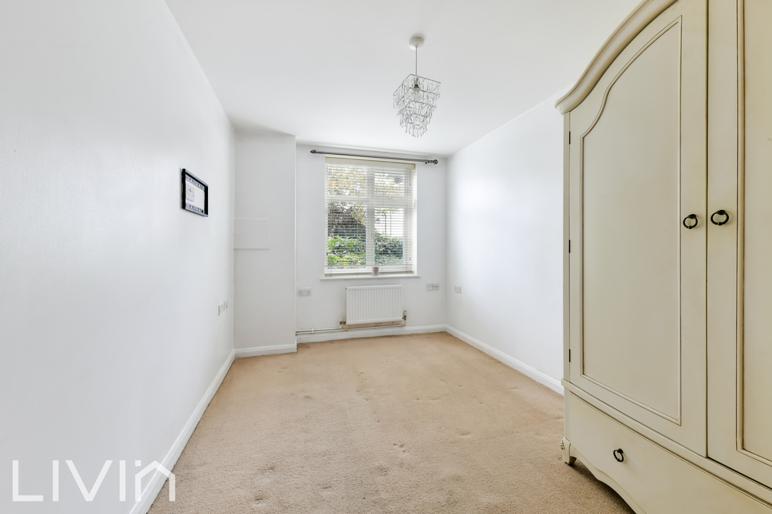 2 bed maisonette for sale in Gowlland Close, Croydon 7