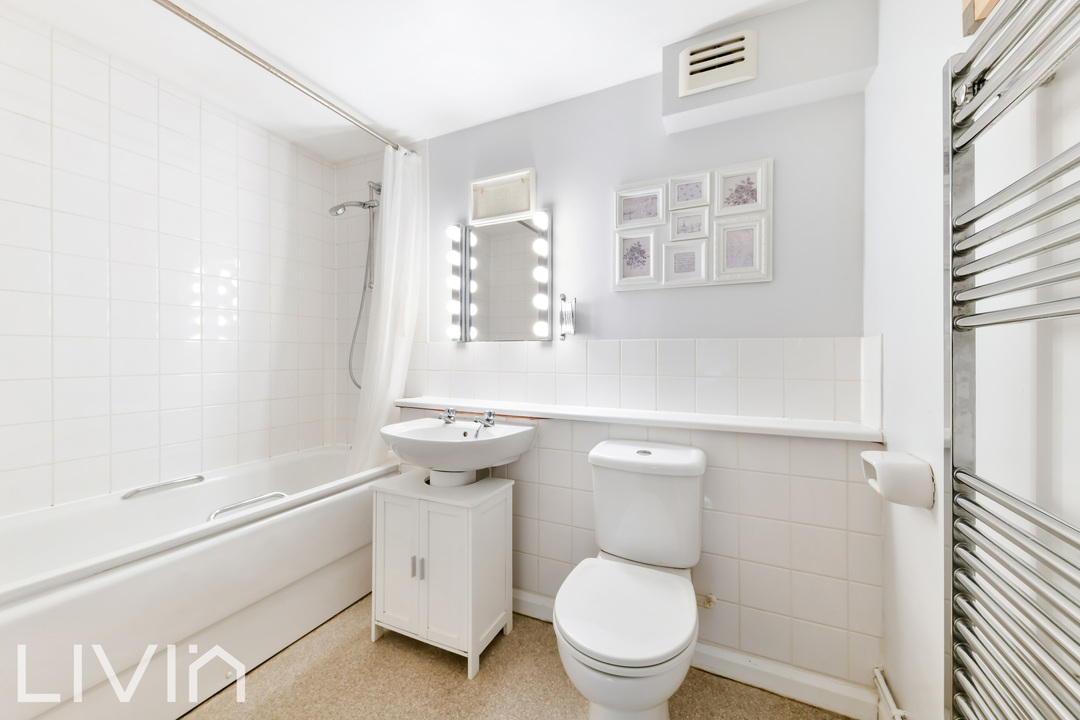 2 bed maisonette for sale in Gowlland Close, Croydon 8