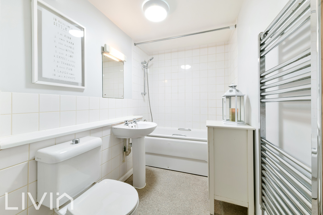 2 bed maisonette for sale in Gowlland Close, Croydon  - Property Image 10