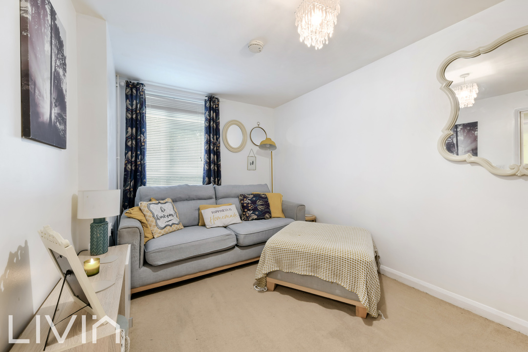 2 bed maisonette for sale in Gowlland Close, Croydon, CR0