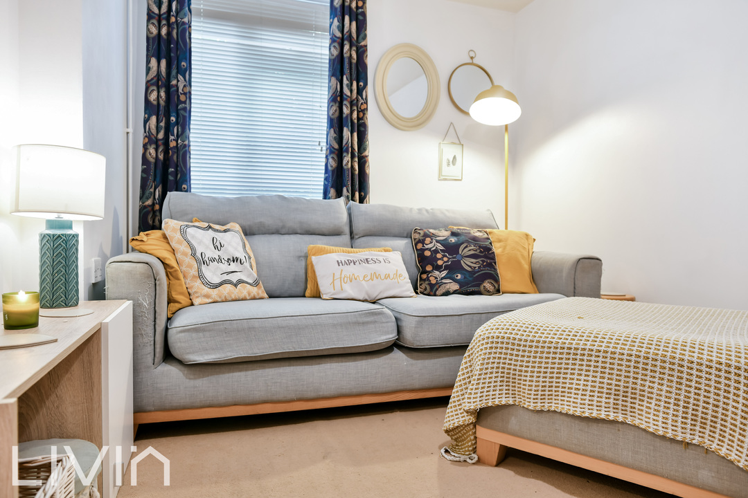 2 bed maisonette for sale in Gowlland Close, Croydon 3