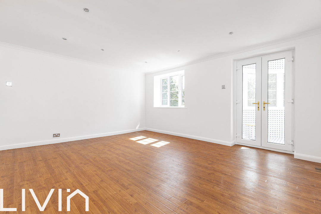 3 bed apartment for sale in The Woodlands, Crystal Palace  - Property Image 4