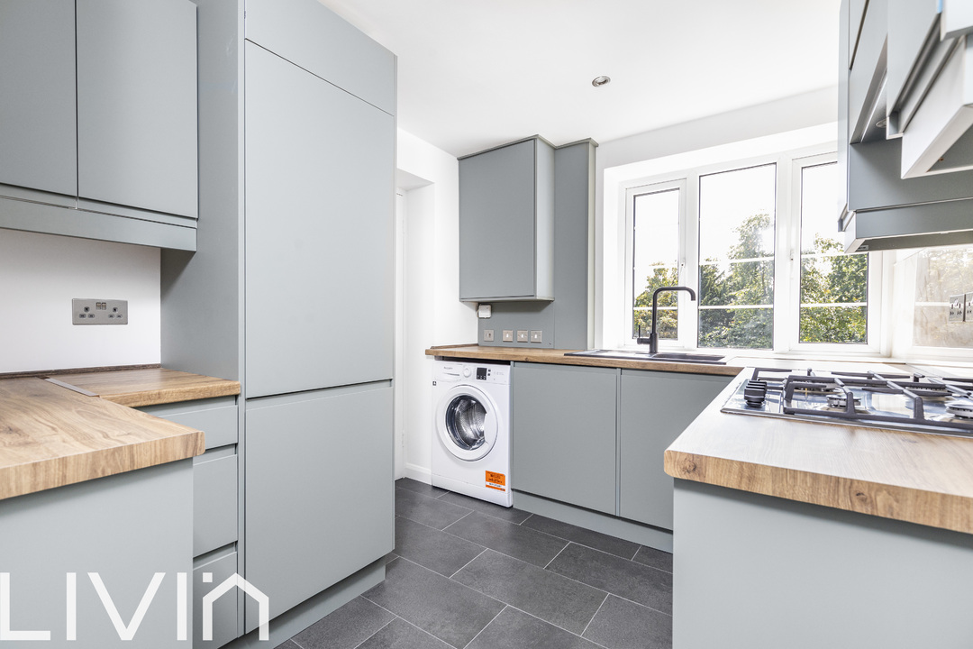 3 bed apartment for sale in The Woodlands, Crystal Palace, SE19