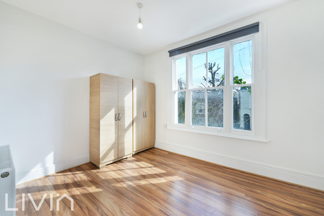 2 bed apartment to rent in Spenser Road, London 10