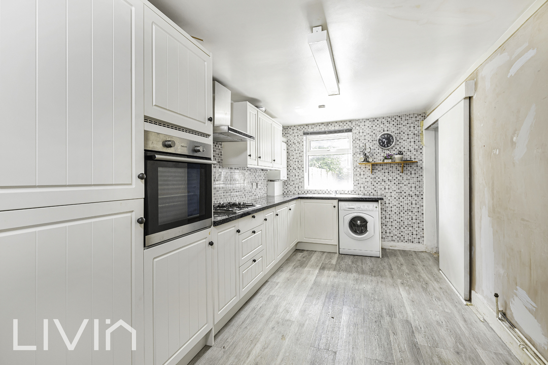 3 bed terraced house for sale in Tanfield Road, Croydon  - Property Image 2