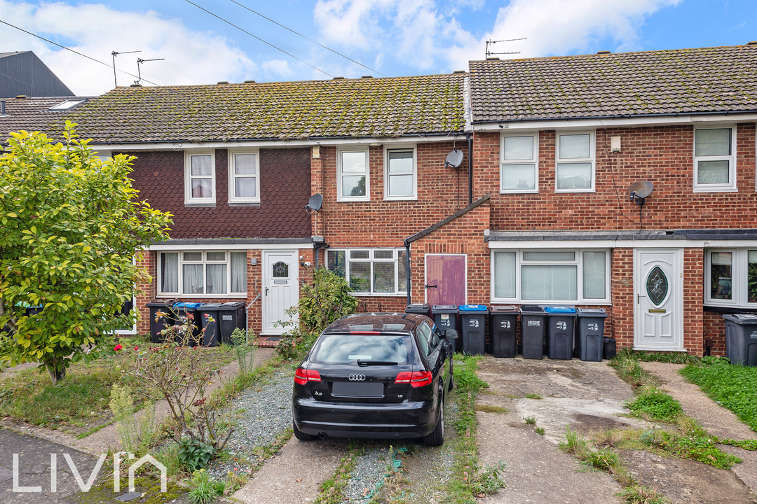 2 bed house for sale in Saracen Close, Croydon  - Property Image 2