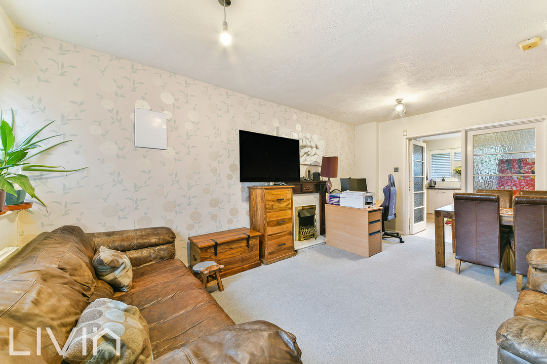 2 bed house for sale in Saracen Close, Croydon  - Property Image 6