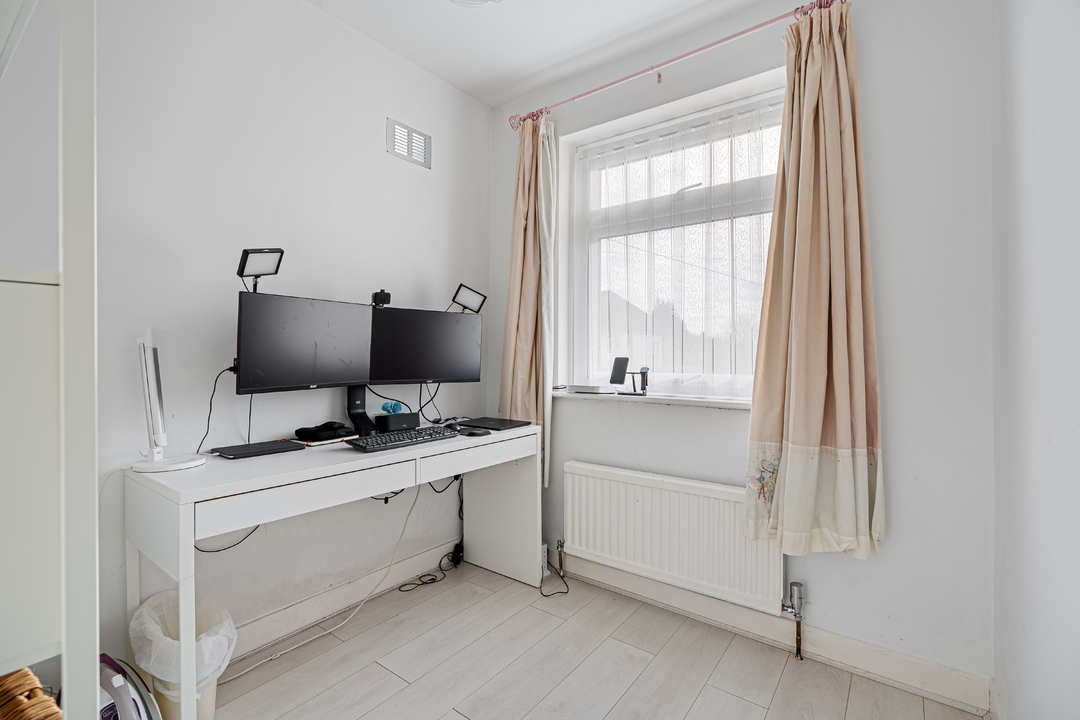 5 bed semi-detached house for sale in Ellesmere Drive, Sanderstead 11