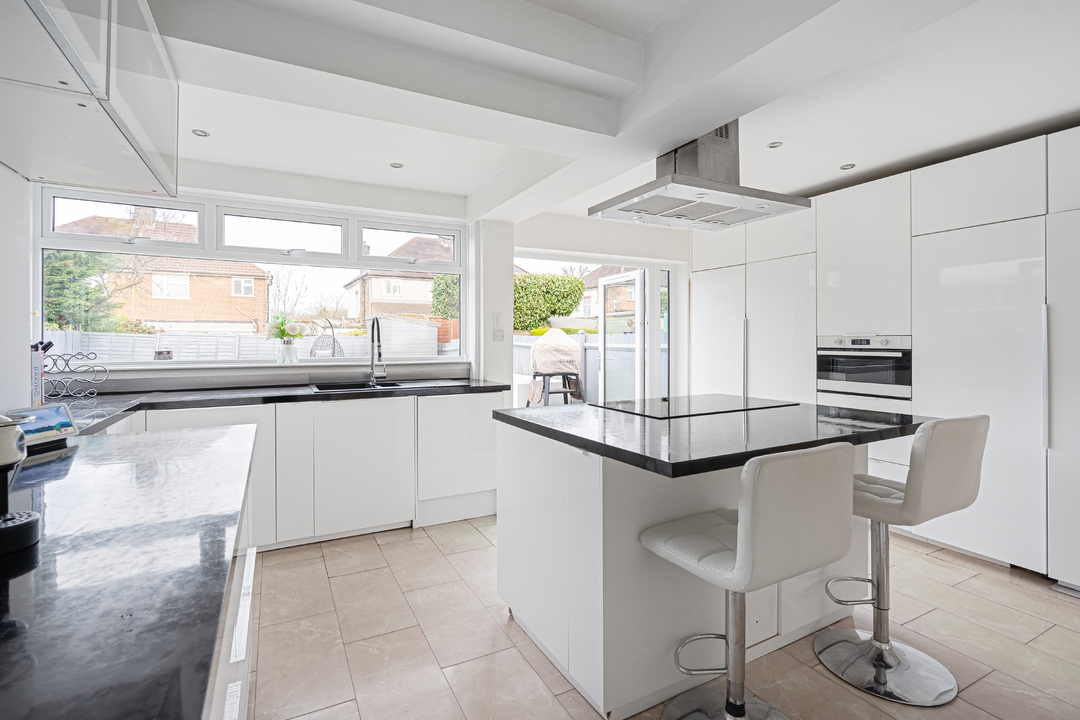 5 bed semi-detached house for sale in Ellesmere Drive, Sanderstead 2