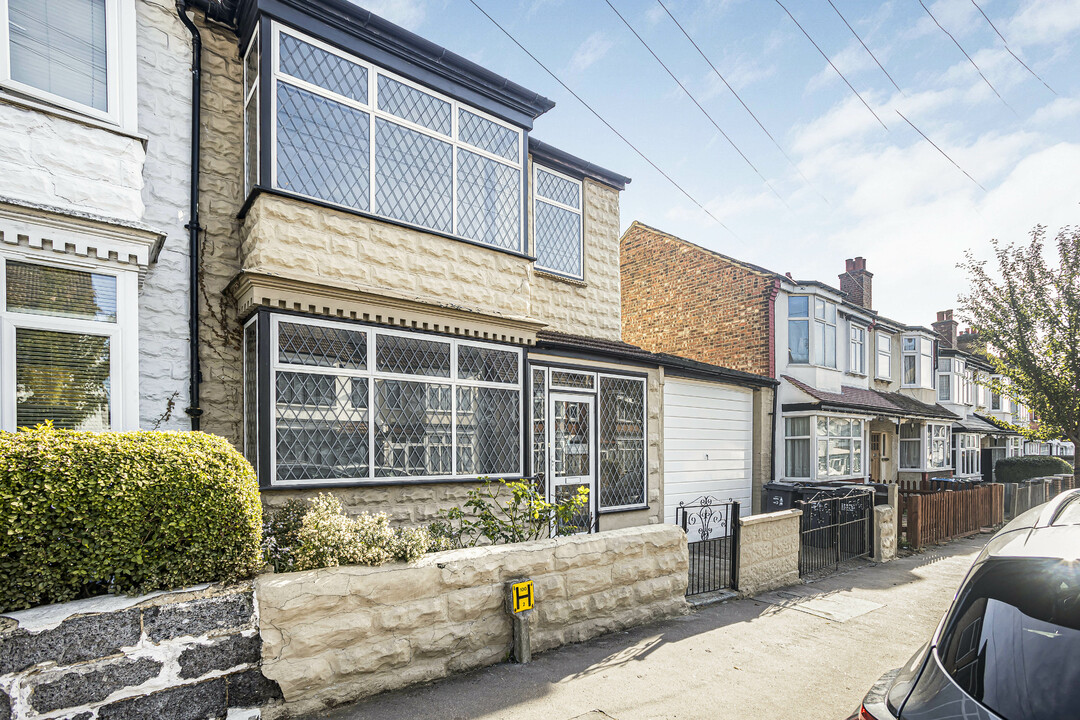 3 bed end of terrace house for sale in Mersham Road, Thornton Heath  - Property Image 16