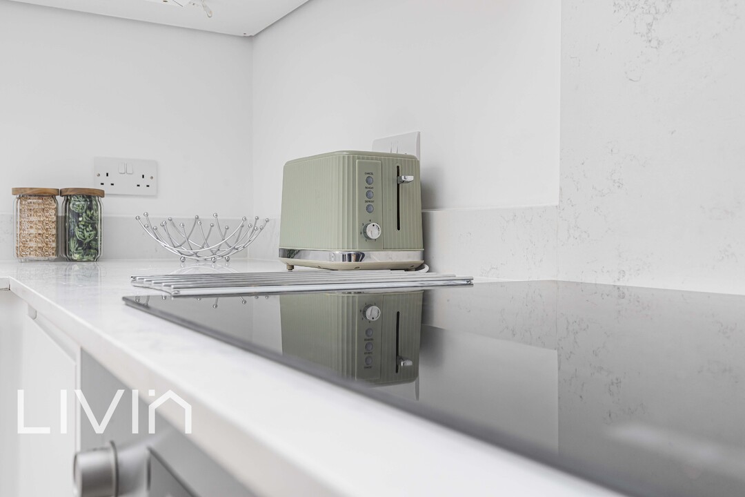 2 bed end of terrace house for sale in Goschen Mews, Selsdon 9