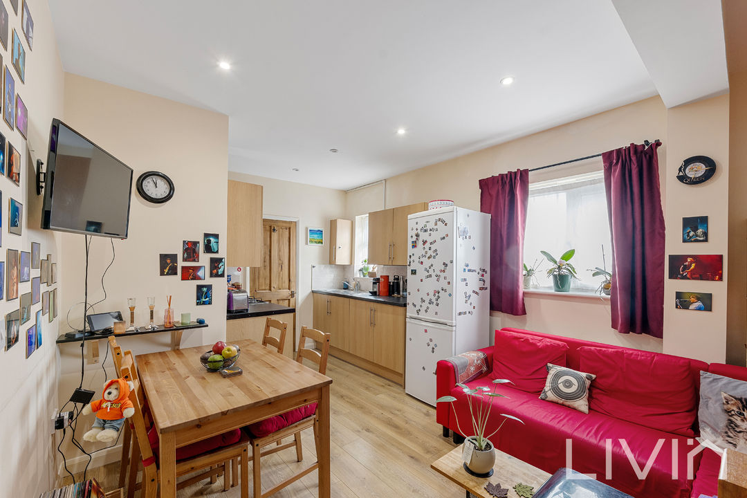 1 bed apartment for sale in Mitcham Road, Croydon 3