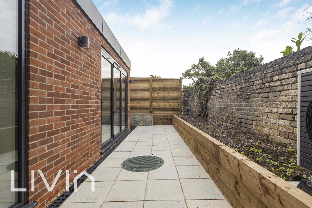 3 bed end of terrace house for sale in Lodge Road, Wallington  - Property Image 3
