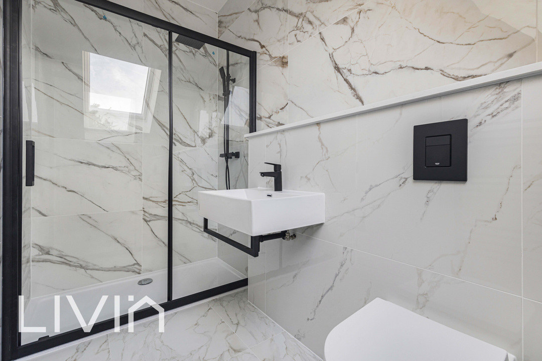 3 bed end of terrace house for sale in Lodge Road, Wallington 6