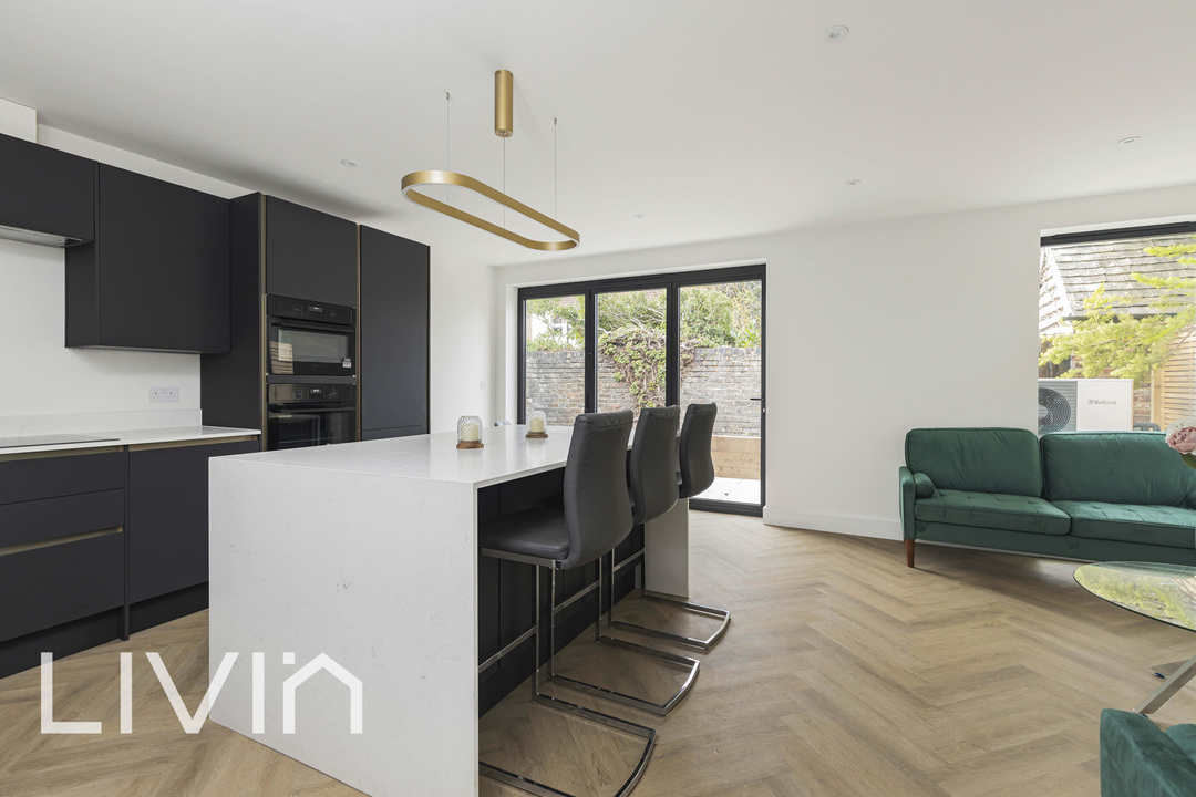3 bed end of terrace house for sale in Lodge Road, Wallington, SM6