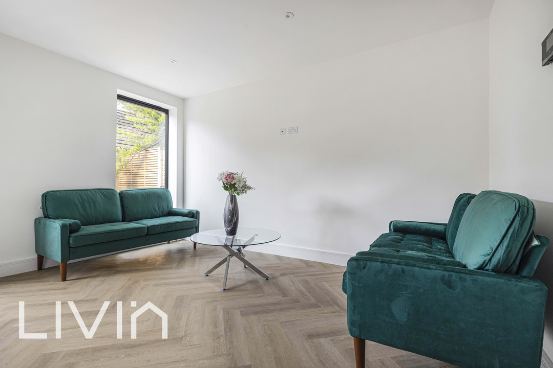 3 bed end of terrace house for sale in Lodge Road, Wallington 12