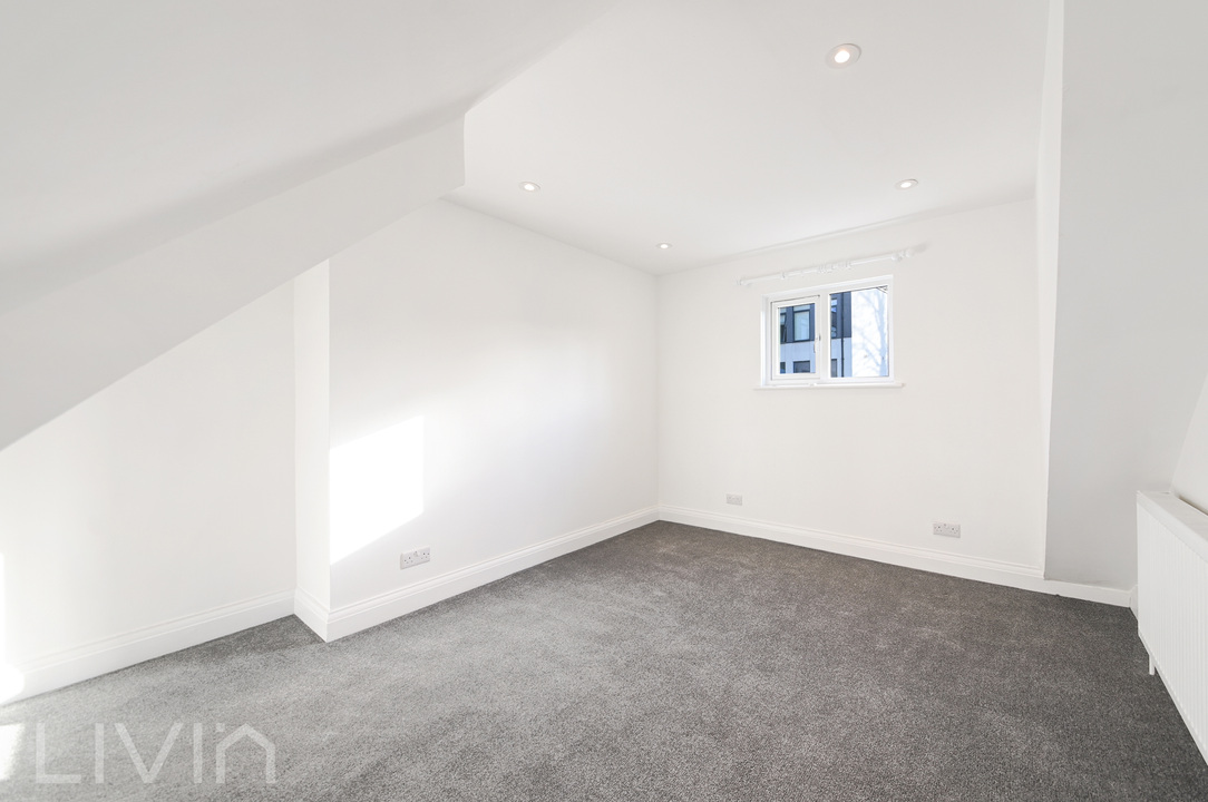 2 bed apartment to rent in Whytecliffe Road South, Purley 8