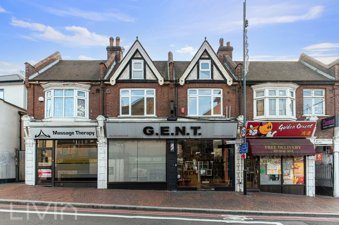 2 bed apartment to rent in Whytecliffe Road South, Purley - Property Image 1