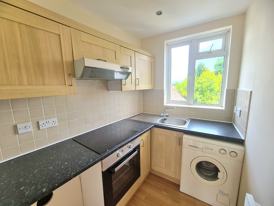 Apartment to rent in Croydon Road, Croydon  - Property Image 5