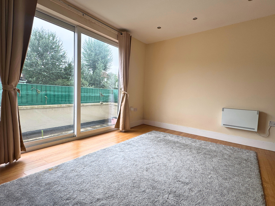 Apartment to rent in Croydon Road, Croydon  - Property Image 2