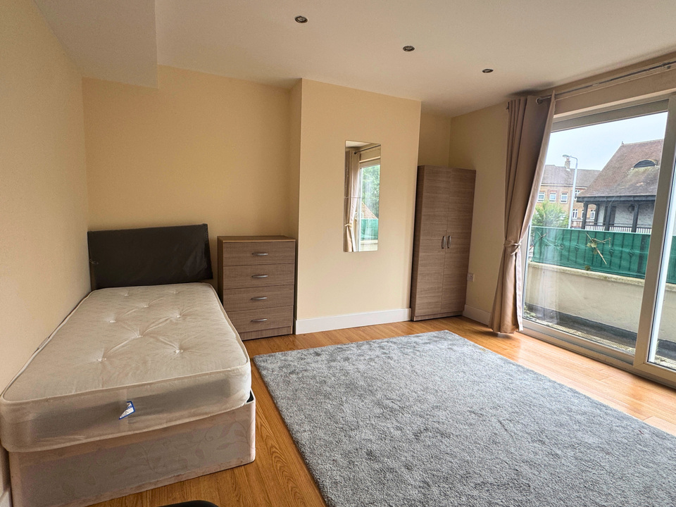 Apartment to rent in Croydon Road, Croydon 2